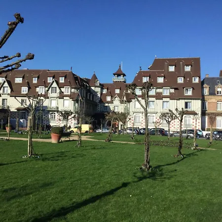 La Pointe D'auge Deauville